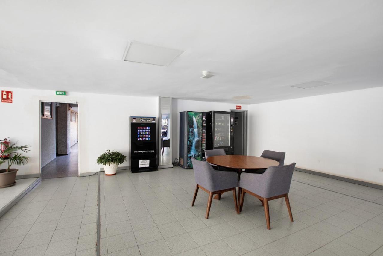 Apartment At 30 Mts From Sea بلايا ذي لاس أميريكاس المظهر الخارجي الصورة